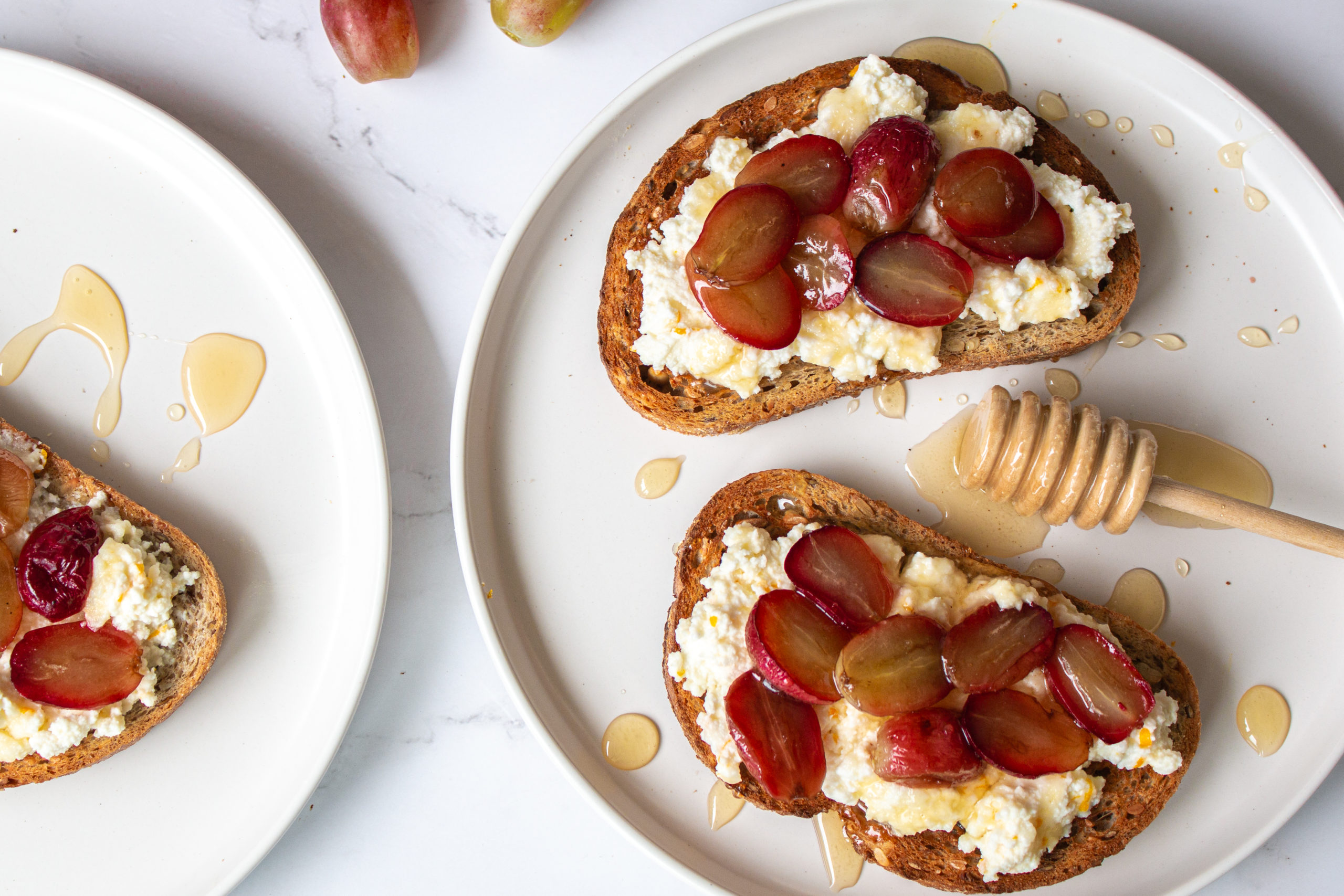 ricotta toasts with grapes and honey