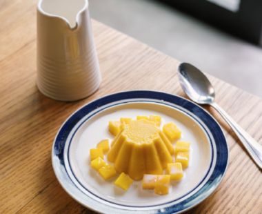 Chinese mango pudding with fresh cream